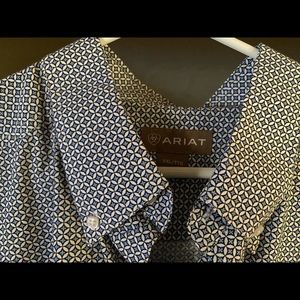 Ariat long sleeve western shirt! Size 2X blue and white